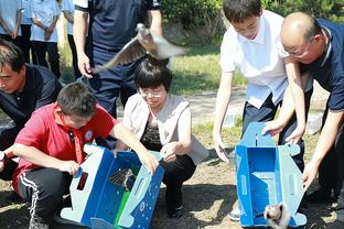 吕迪格：哈兰德依赖传球生存，要防住丁丁福登这样能串联的球员